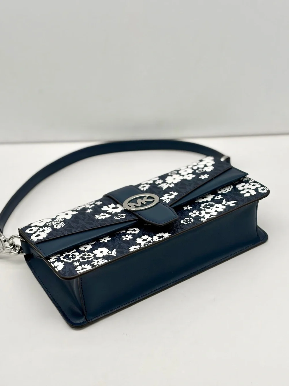 MICHAEL KORS Greenwich Medium Signature Logo Convertible Shoulder Bag Crossbody